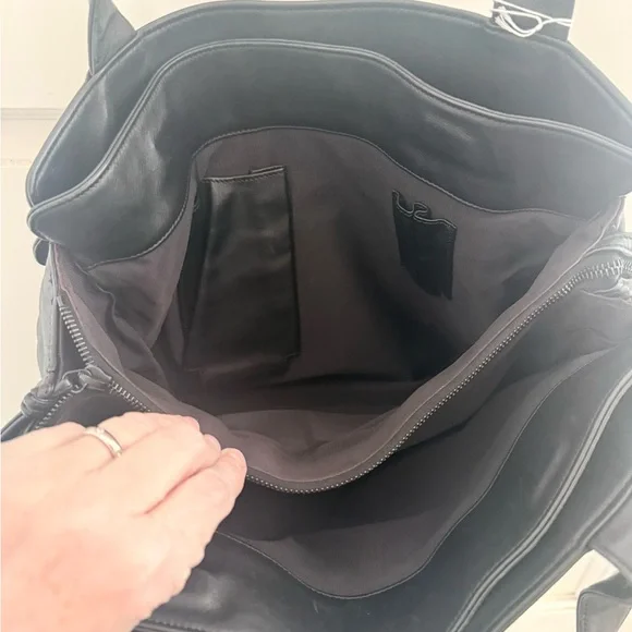 CHANEL Vintage CC Shoulder Bag Large Black Leather with ID Card & COA VGC - Picture 7 of 16